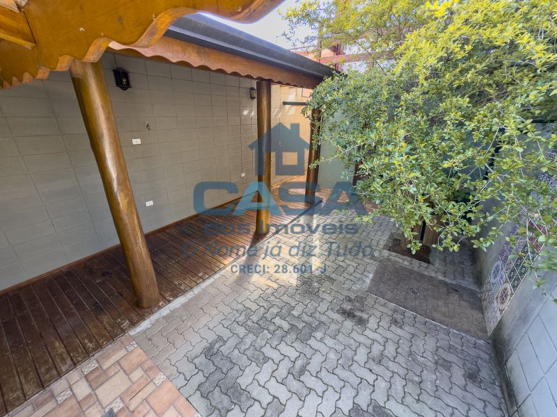 Condominio em Jardim Boa Vista, São Roque - Linda Casa em Condomínio com Área Gourmet e Vista para Montanha - Foto 3